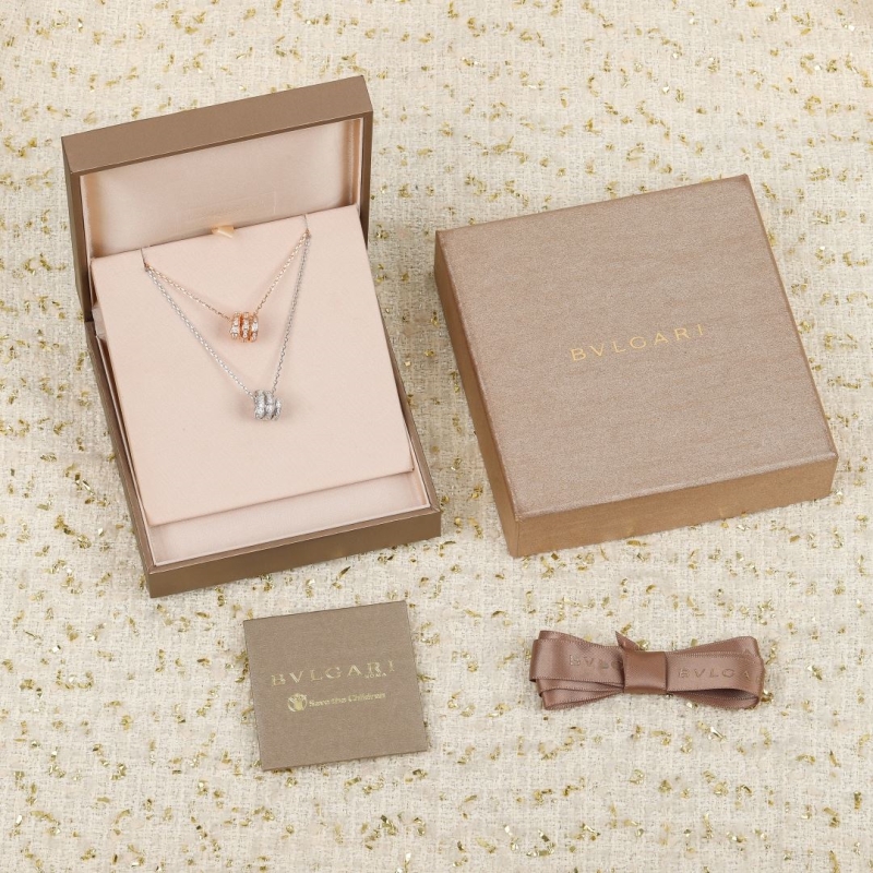 Bv1g*ai necklaces